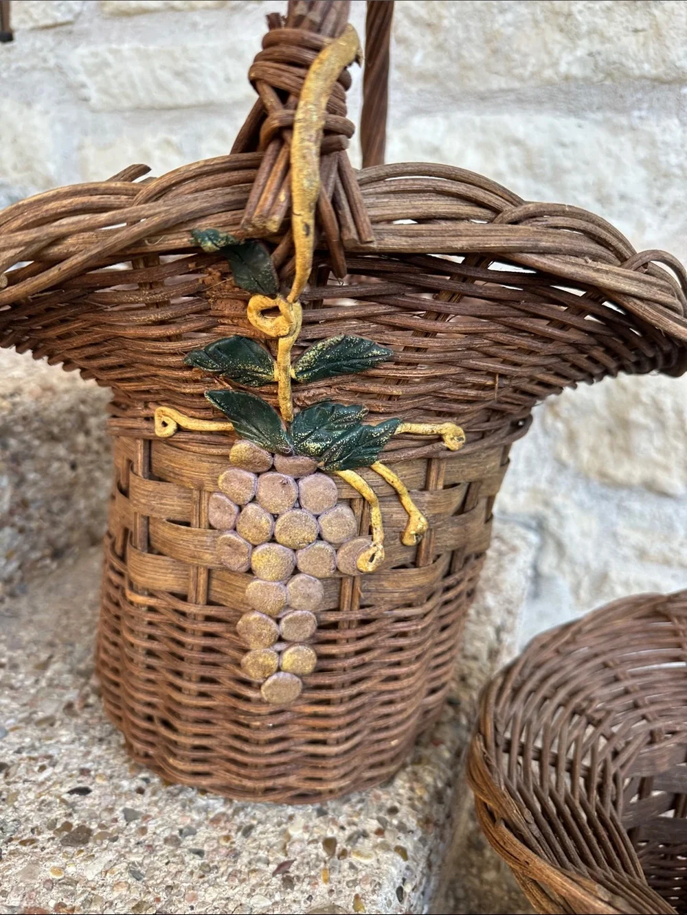 N/A handwoven willow